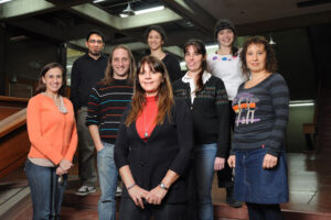 Viviana Confaloneri y su grupo de investigación. Foto: Diana Martinez Llaser