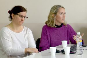 Cecilia Di Prinzio y Emma O'Brien durante una charla en Exactas UBA.