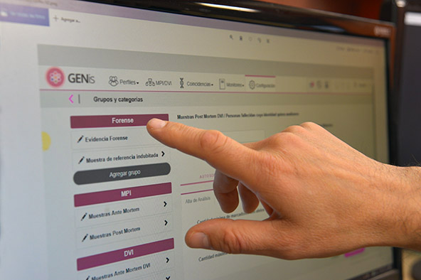 Un dato fundamental de GENis es que es un software de código abierto y configuración escalable, es decir, que puede ser usado en cualquier país, provincia o ciudad, permitiendo el almacenamiento y cruce de datos genéticos y colaboraciones simultáneas.