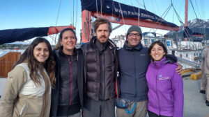 Azul Gilabert, Paula Huber, Federico Ibarbalz, Román Uibrig y Carola Ferronato. Los cinco investigadores argentinos que hicieron la travesía a bordo del Houssay.